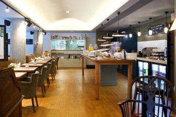 Breakfast area
