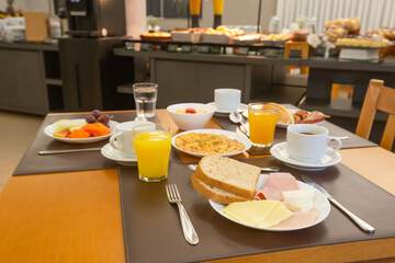 Breakfast meal