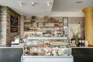 Snack bar
