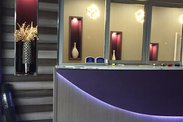 Check-in/check-out kiosk