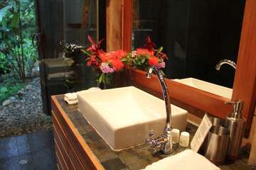 Bathroom sink