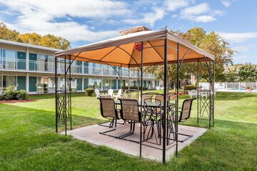 Hotel Exterior 19 of 19