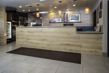 Check-in/check-out kiosk