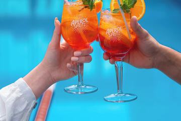 Poolside bar
