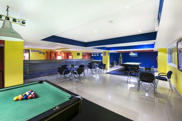 Sports bar