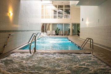 Pool waterfall