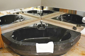 Private spa tub