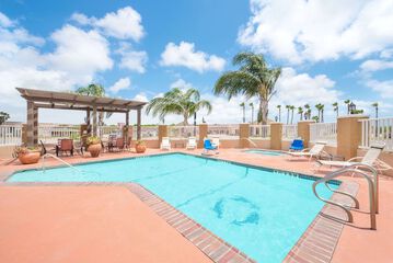 Microtel Inn & Suites by Wyndham Aransas Pass / Corpus Christi