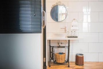 Bathroom sink