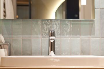 Bathroom sink
