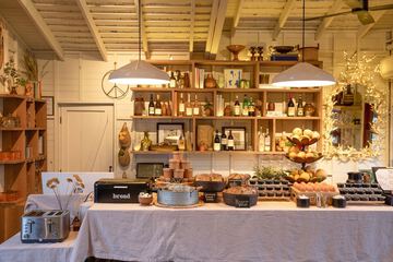 Breakfast area