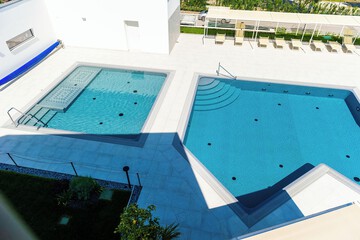 Infinity pool