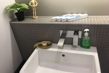 Bathroom amenities