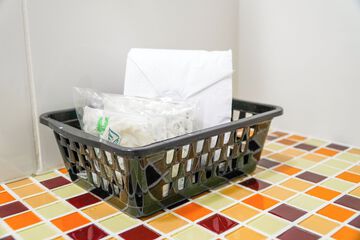 Bathroom amenities