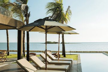 Infinity pool