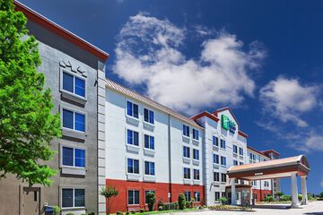 Holiday Inn Express Hotel & Suites Dallas Lewisville by IHG