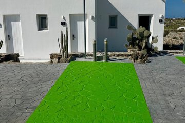 Electric vehicle charging station