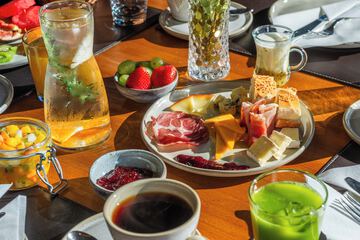 Breakfast meal