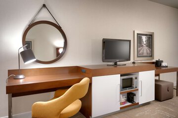 Room 23 of 36