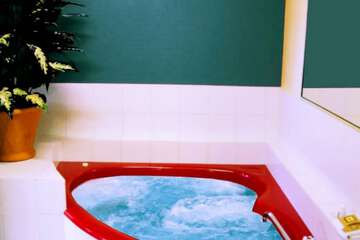 Jetted tub