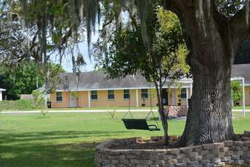 Hotel Exterior 20 of 24