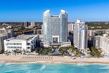 Diplomat Beach Resort Hollywood Curio Collection by Hilton