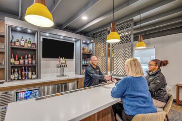 Lobby lounge