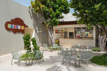 Snack bar