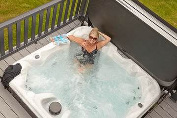 Private spa tub