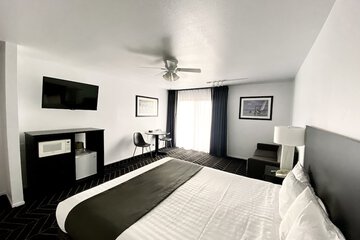 Room 16 of 72