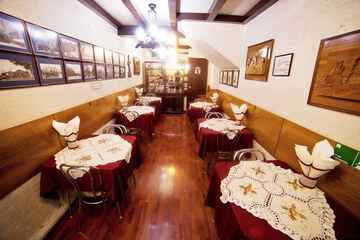 Food court