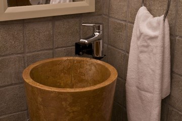 Bathroom sink