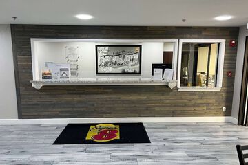 Hotel Interior 4 of 25