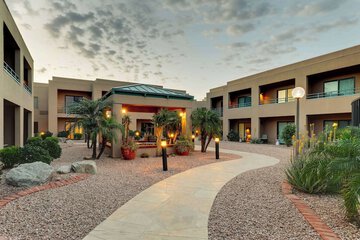 Hotel Exterior 83 of 84