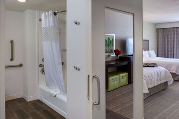 Room 16 of 32