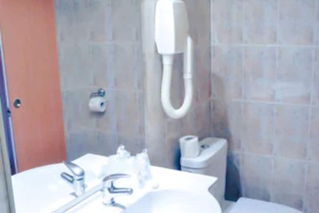 Bathroom sink