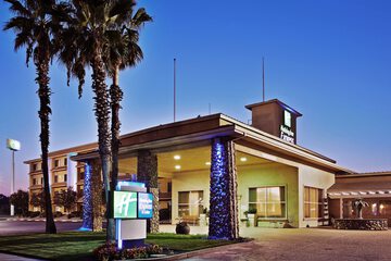 Holiday Inn Express Hotel & Suites Corning by IHG