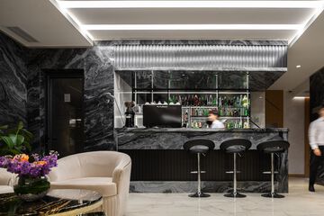 Lobby lounge