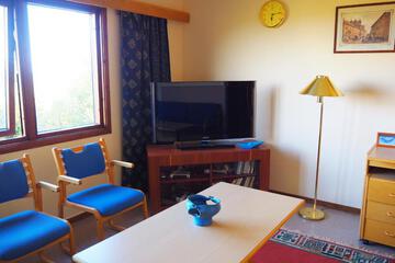 Shared lounge/TV area