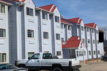 St Clair Inn and Suites