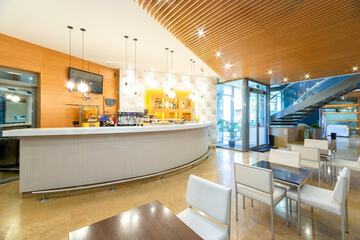 Lobby lounge