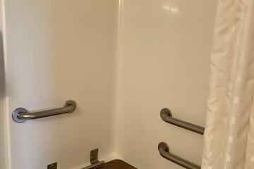 Room 17 of 33