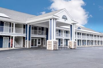 Hilltop Inn & Suites North Stonington