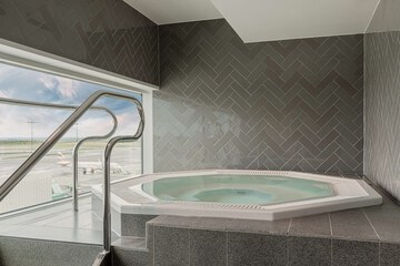 Indoor spa tub