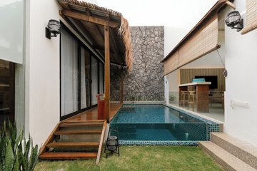 Private pool