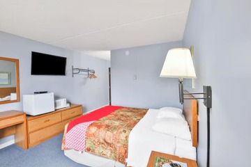 OYO Hotel Pipestone MN Canterbury Park