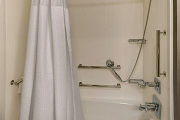 Room 20 of 34