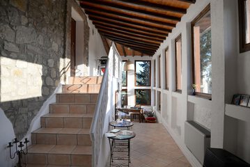 Concierge desk