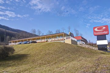Econo Lodge Near Bluefield College