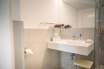 Photo 34